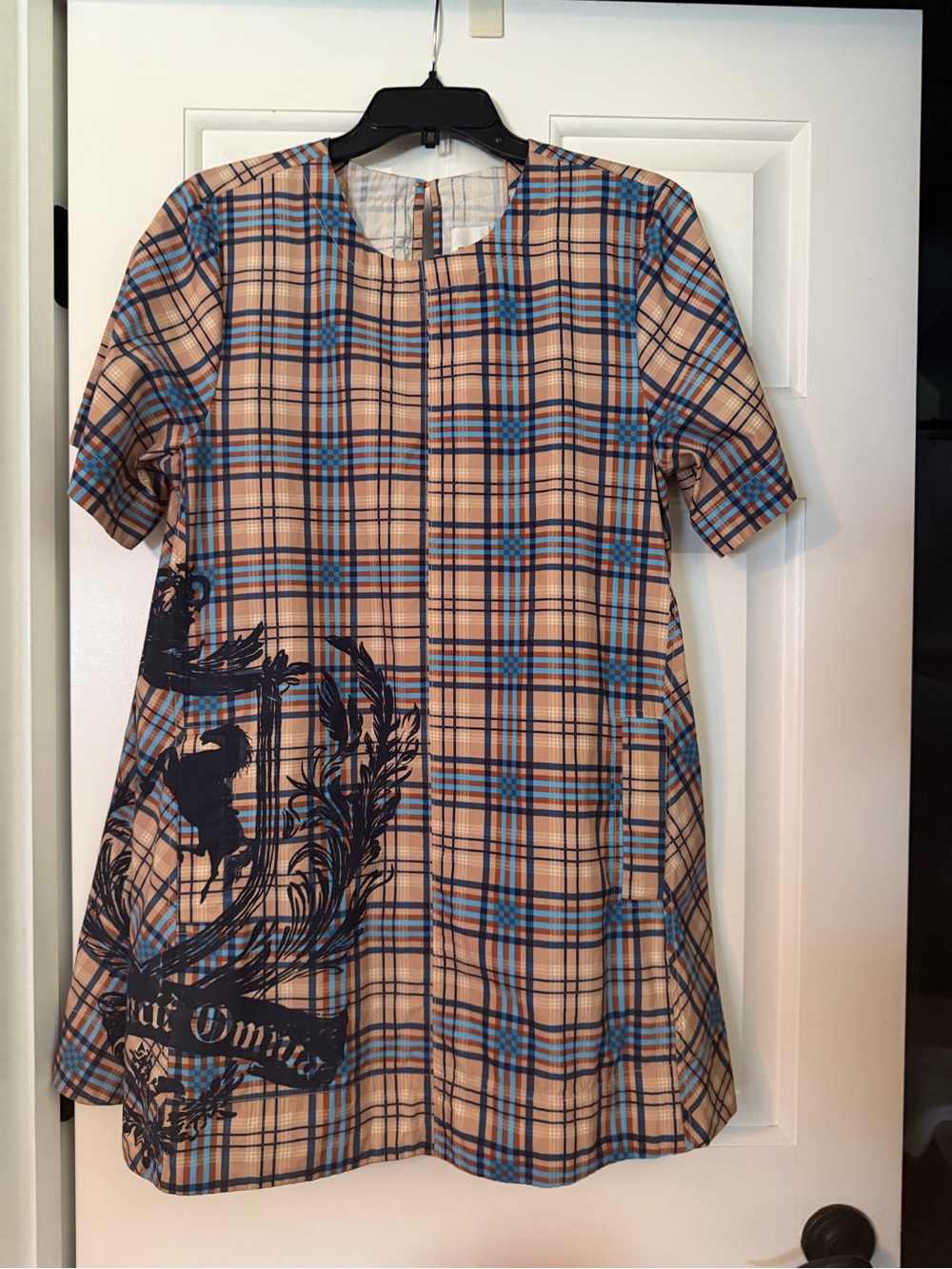 Maeve Beige and Blue Plaid Short-Sleeve Dress with Navy Graphic